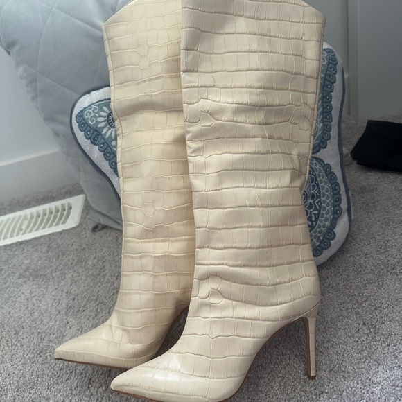 (Brand New) Schutz Maryana Boot - Picture 4 of 4